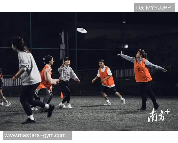 杨磊独家分享飞盘技巧与心得体会助你提升飞盘水平