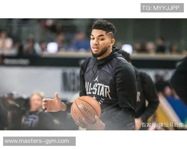 以中锋为核心的战术布局与球队攻防转换策略分析